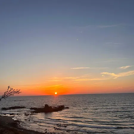 Sunset View Mermaid Pomos