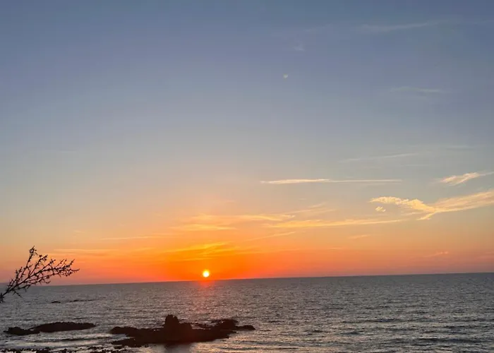 Sunset View Mermaid Pomos