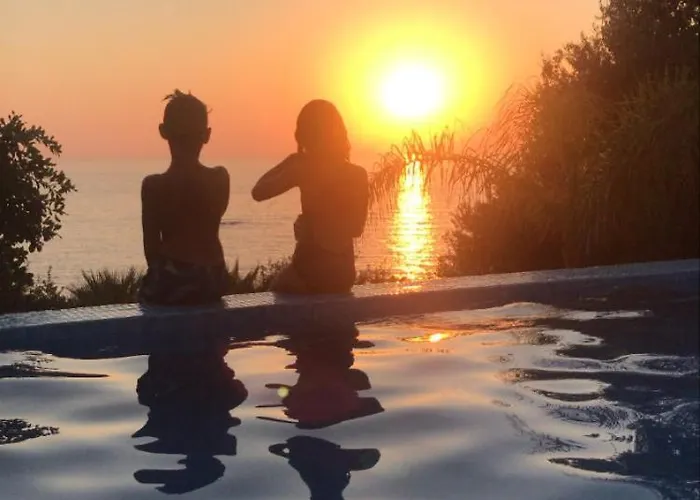 Sunset View Mermaid Villa Pomos